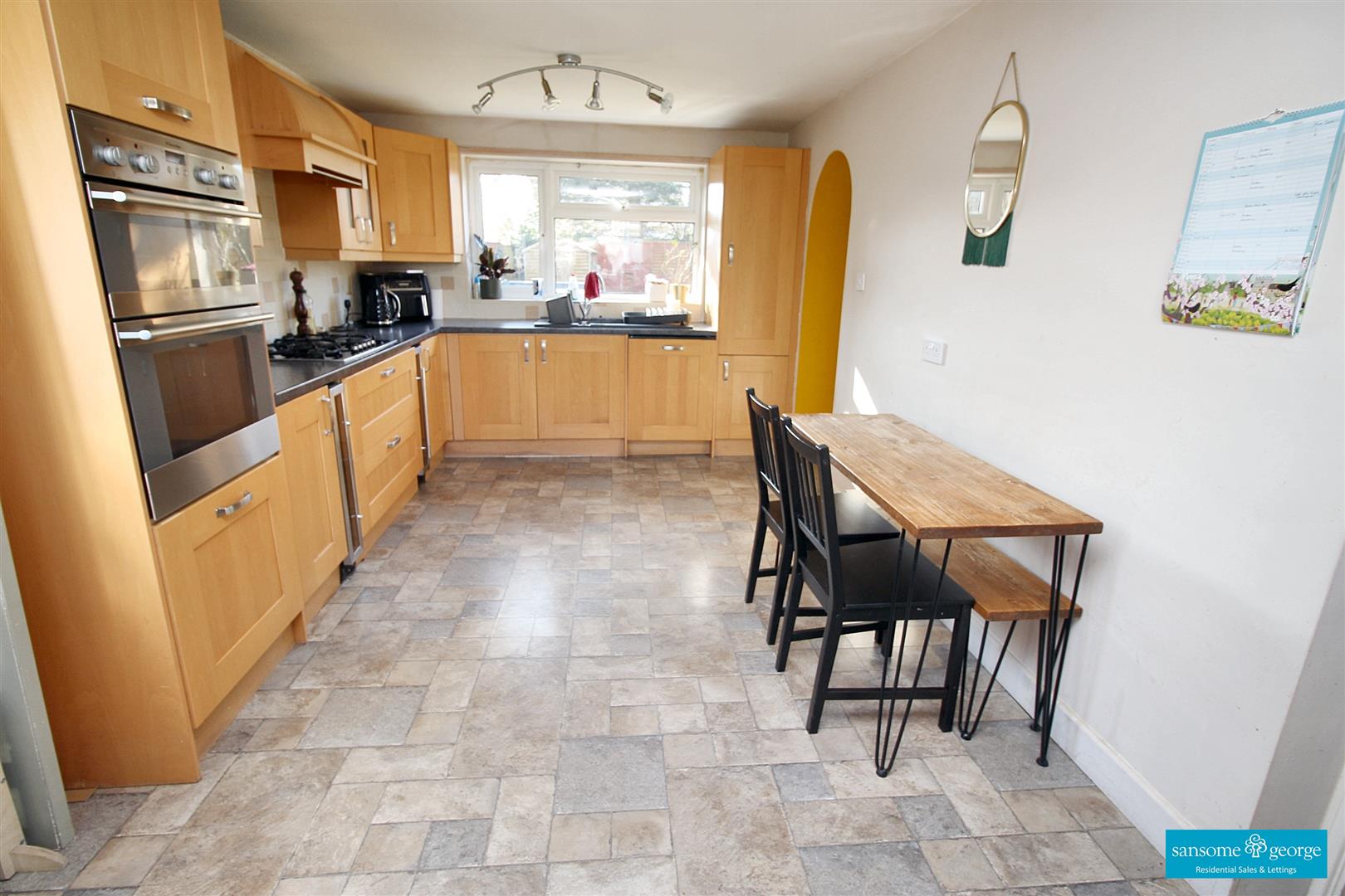 3 bed property in Cranmer Close, Reading